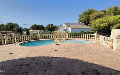 Angenehme und sonnige Villa mit schöner Aussicht in der Nähe von La Olla, Altea.